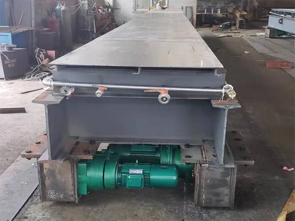 Steel pedestal