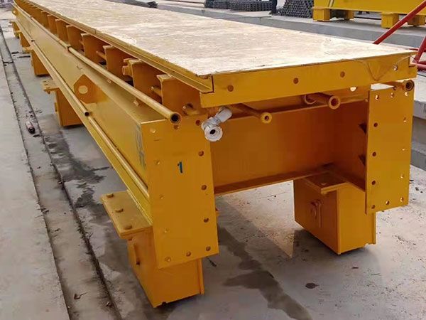 Flat ground vehicle